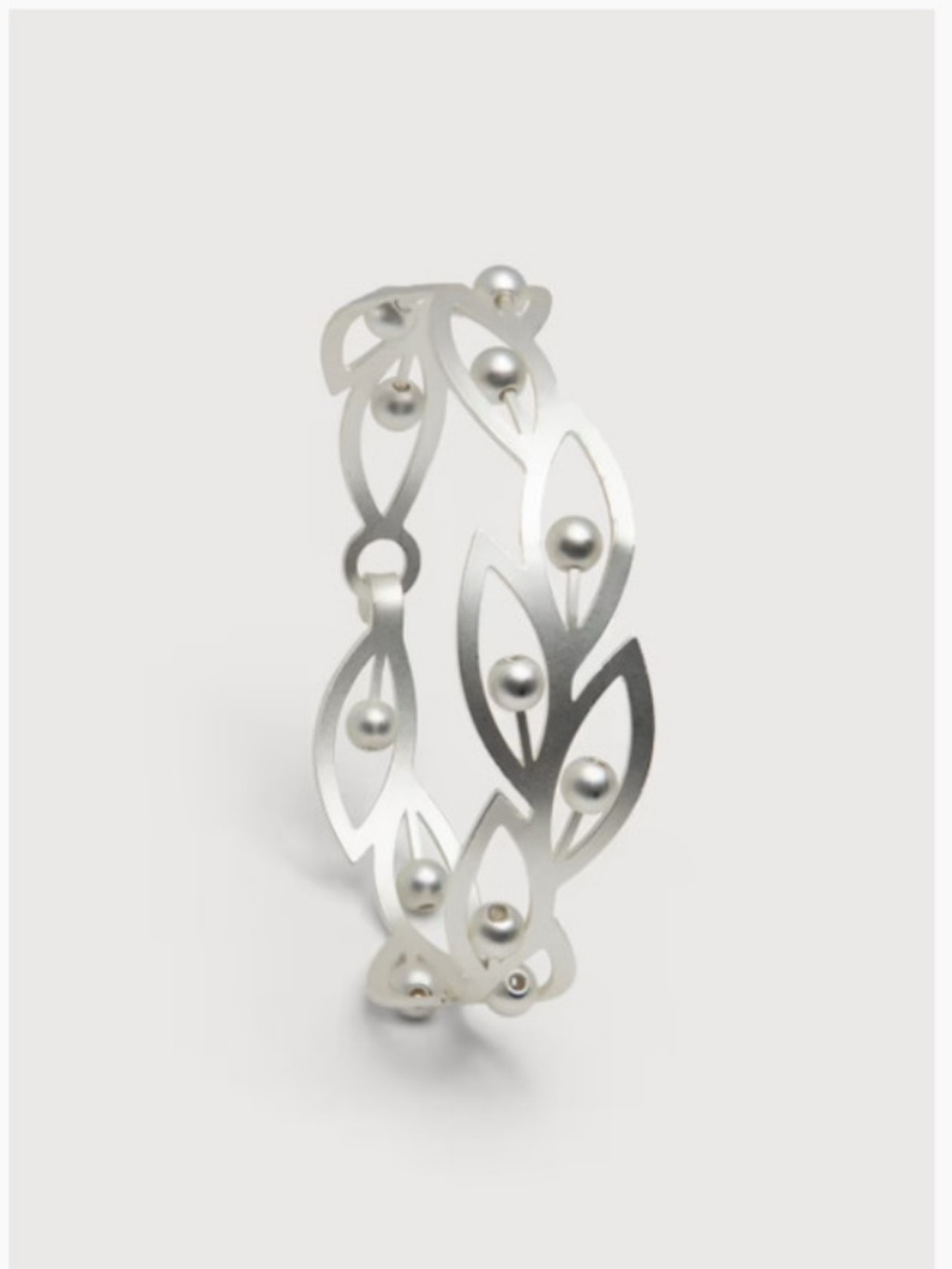 SA7 | Saachi Beaded Botanical Hook Bracelet | Silver